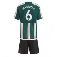 Camisa de time de futebol Manchester United Lisandro Martinez #6 Replicas 2º Equipamento Infantil 2023-24 Manga Curta (+ Calças curtas)